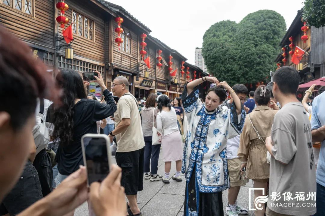 爆火!福州“三把刀”,多地游客赶来簪! 爆火!福州“三把刀”,多地游客赶来簪!